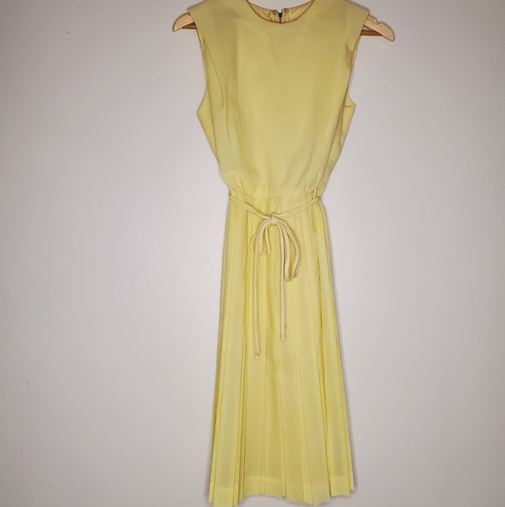 Dandelion Breeze Pastel Yellow Sleeveless Pleated Vintage 60s Dress - Picture 16 of 16